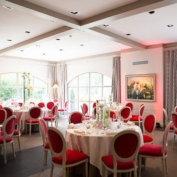 Expérience unique : escapade en 2CV et déjeuner au restaurant Le Lassey à Sainte Sabine en Côte d'Or